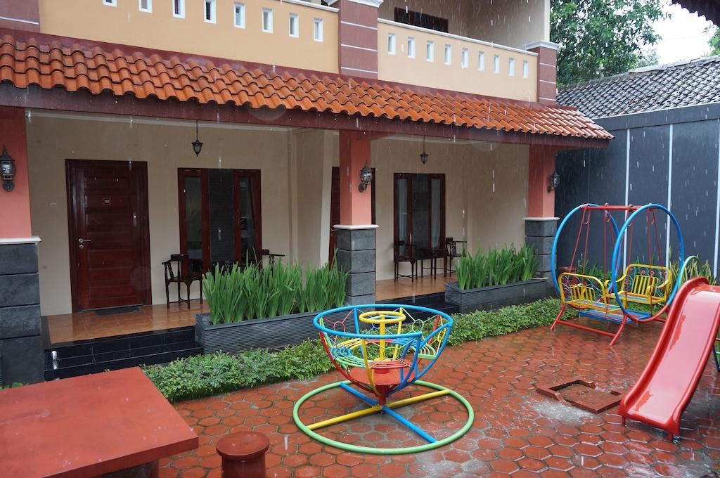 3C Familia Residence Yogyakarta Exteriör bild